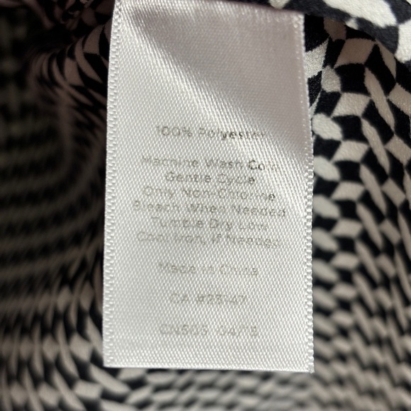Talbots Popover Tunic Blouse Black White M Geometric - Picture 5 of 7